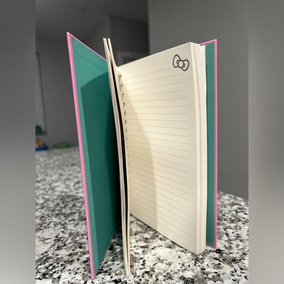 Hello kitty notebook - Picture 2 of 4